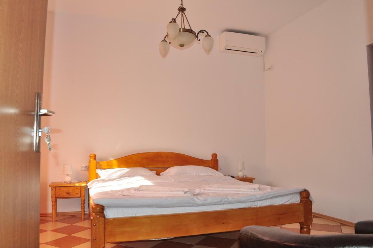 Hotel Casa Matei à Mahmudia Extérieur photo